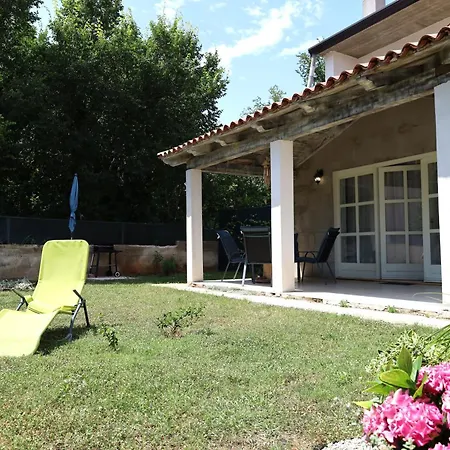 Spacious Family D'or Apartman Kastel